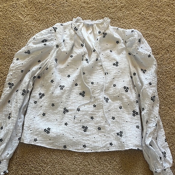 Black and white floral puff sleeve blouse - Picture 4 of 6